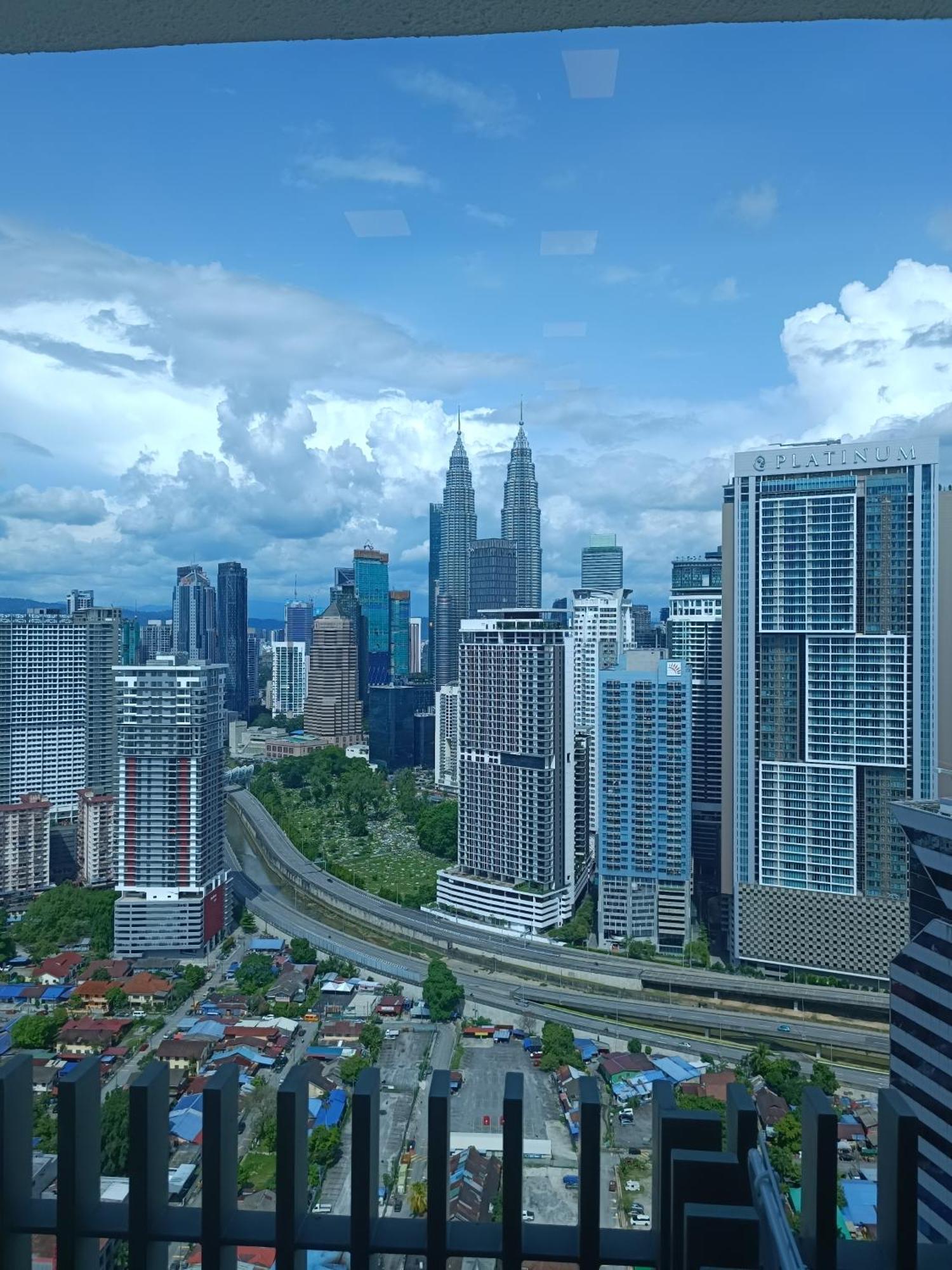Cl 29A Insta Klcc View & Infinity Pool Daire Kuala Lumpur Dış mekan fotoğraf